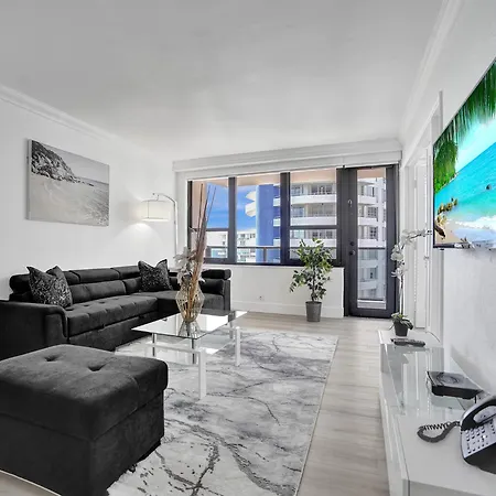 Ocean View Spacious Condo Beach Service 907